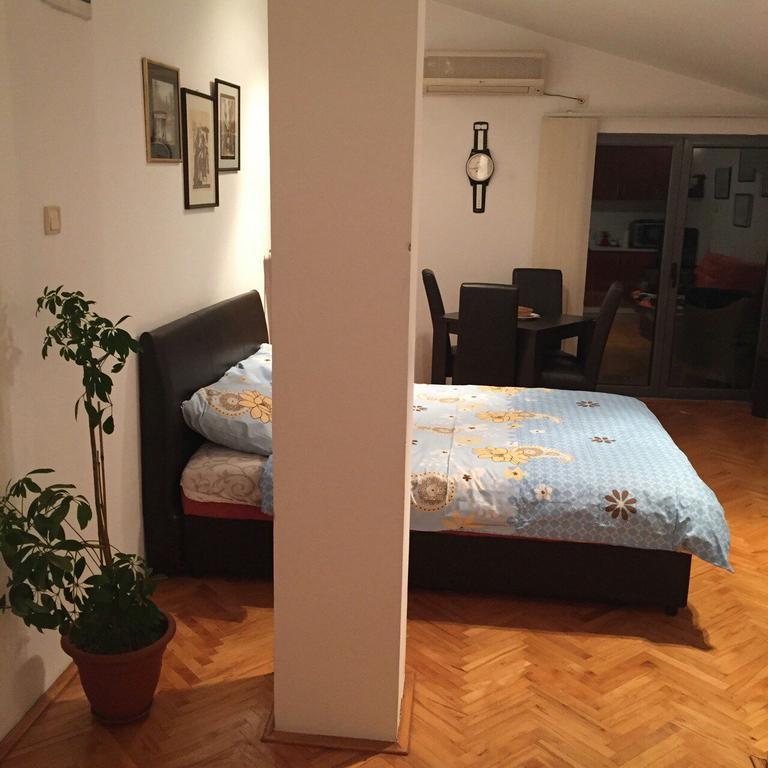 Apartment The Royal Pg بودغوريتْسا المظهر الخارجي الصورة