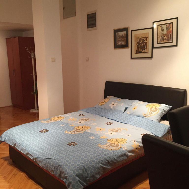 Apartment The Royal Pg بودغوريتْسا المظهر الخارجي الصورة